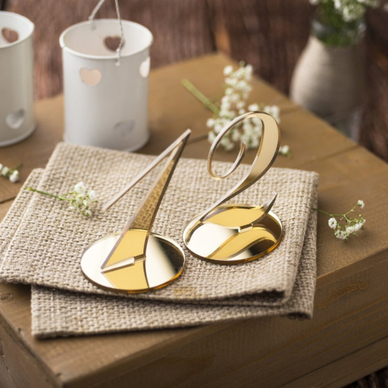 أرقام طاولات زفاف من الأكريليك - مراجعة Table Number Gold وسعره